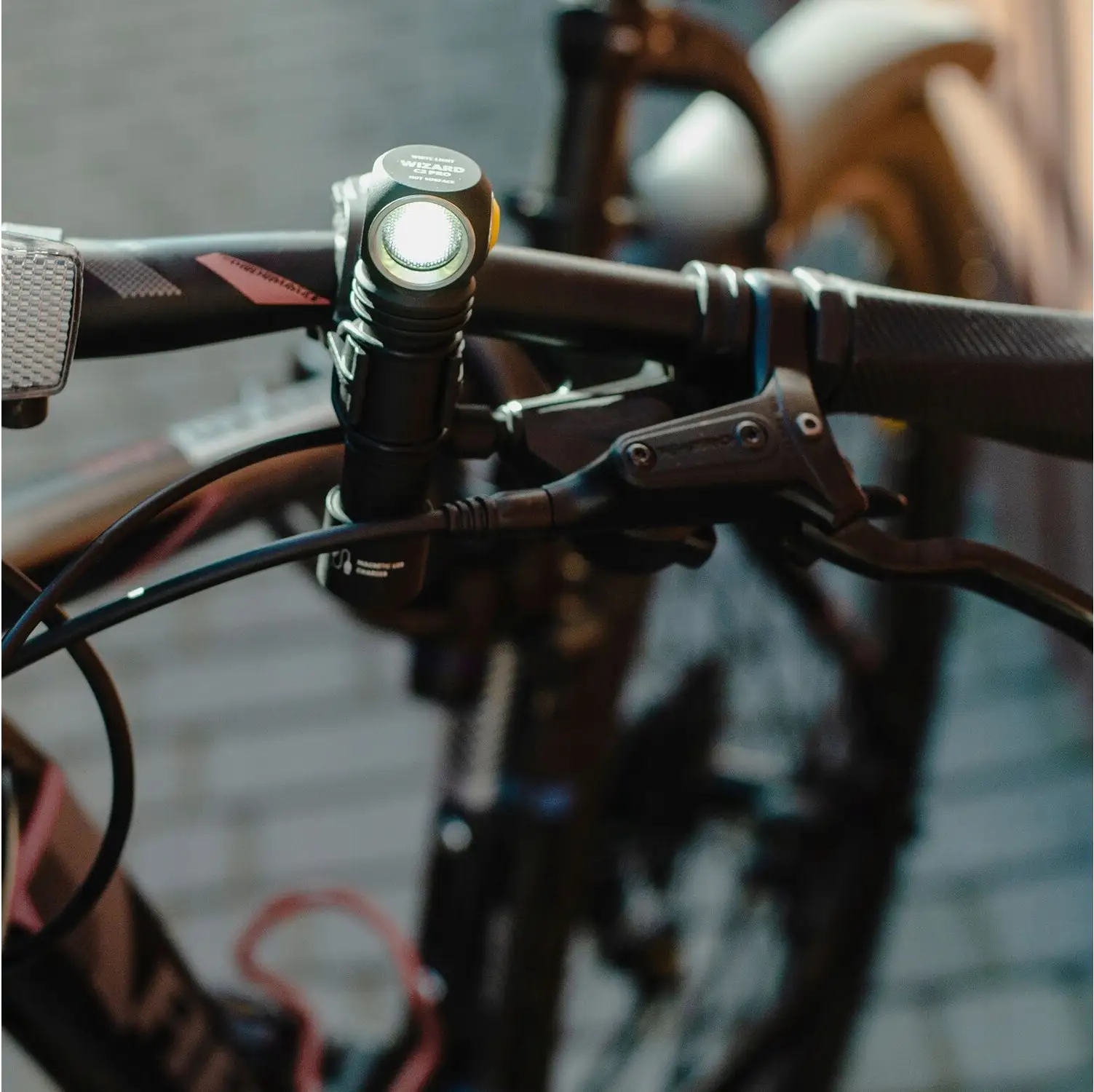 ARMYTEK UCHWYT ROWEROWY MOCOWANIE MONTAŻ DO LATAREK ABM-01 PRZYSTAWKA — 9