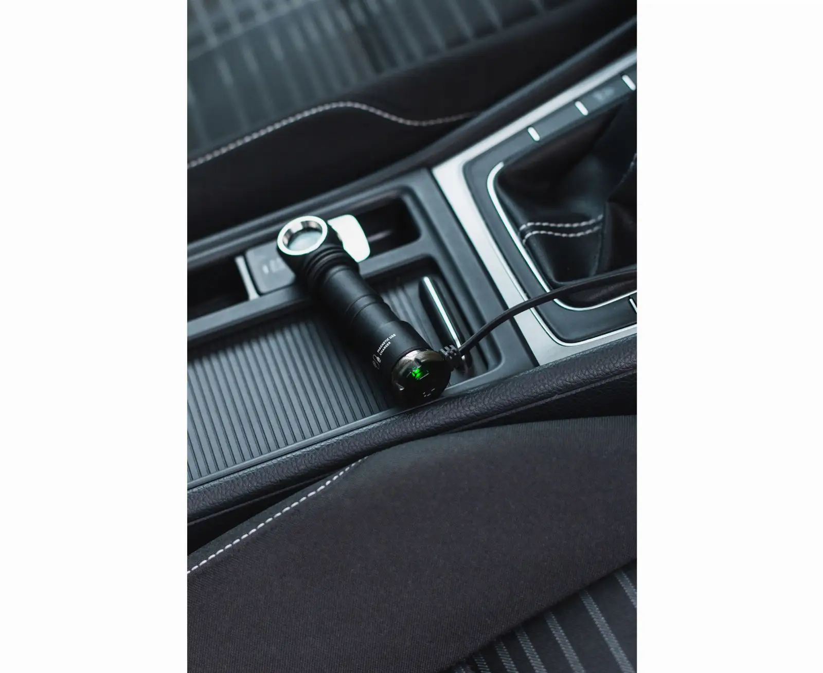 ŁADOWARKA MAGNETYCZNA DO LATAREK ARMYTEK WIZARD TIARA PRIME PARTNER AMC-02 — 11