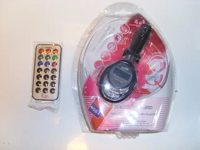 radio modulator  FM/MP3  4w1 M702