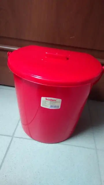 wiadro przyścienne 11l. + pokrywka BT
