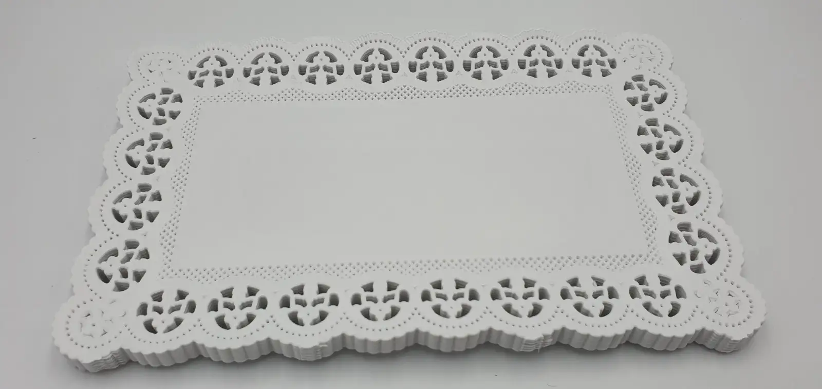 Serwetki ozdobne 24 x 15cm prostokątne 100szt.  białe  22-31
