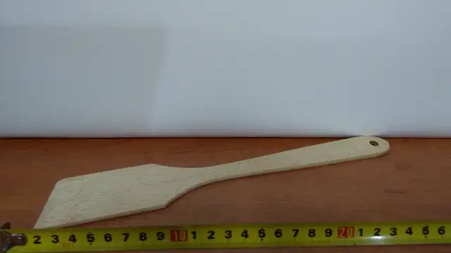 łopatka drewniana skośna