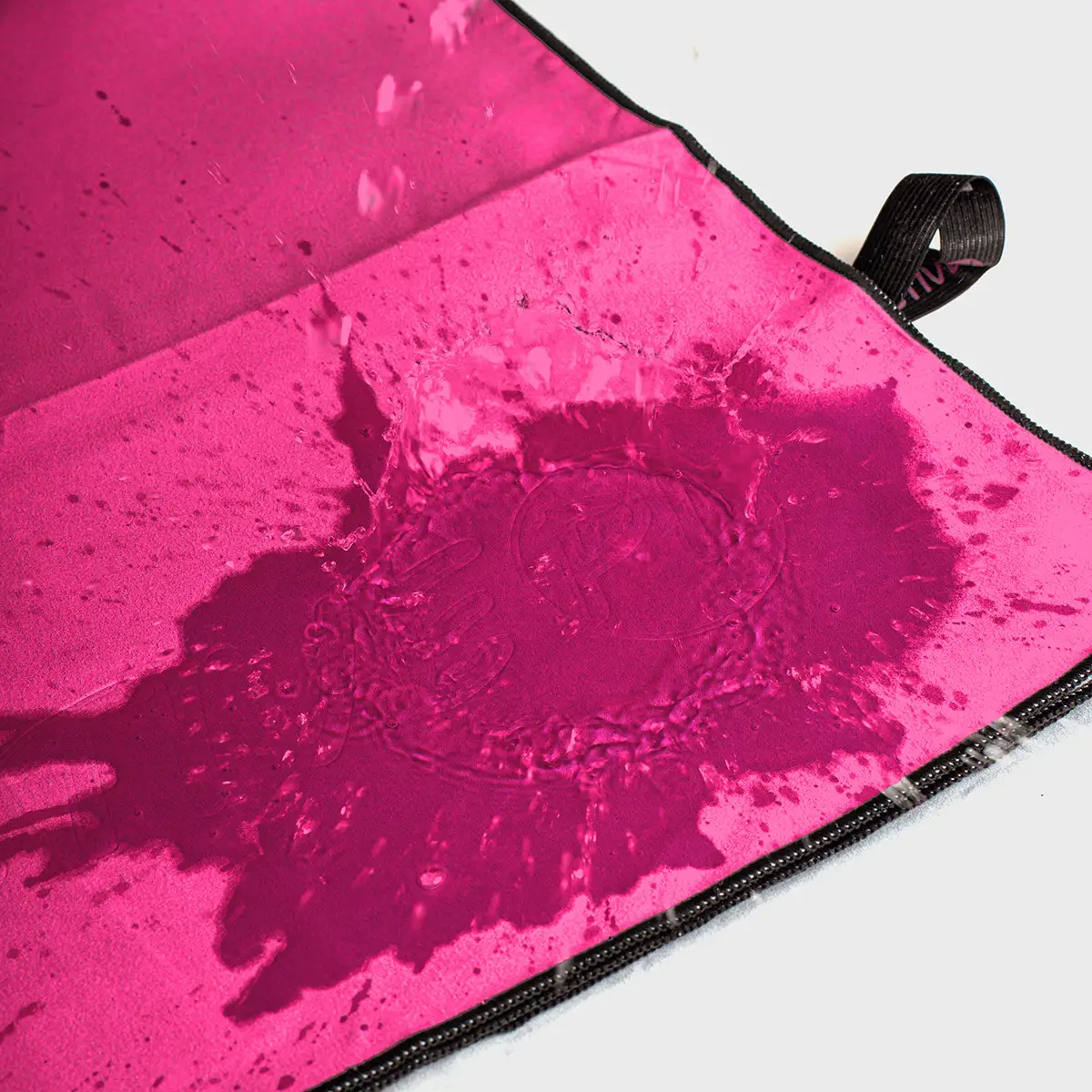 Ręcznik szybkoschnący z mikrofibry 130x80 różowo-czarny — 6