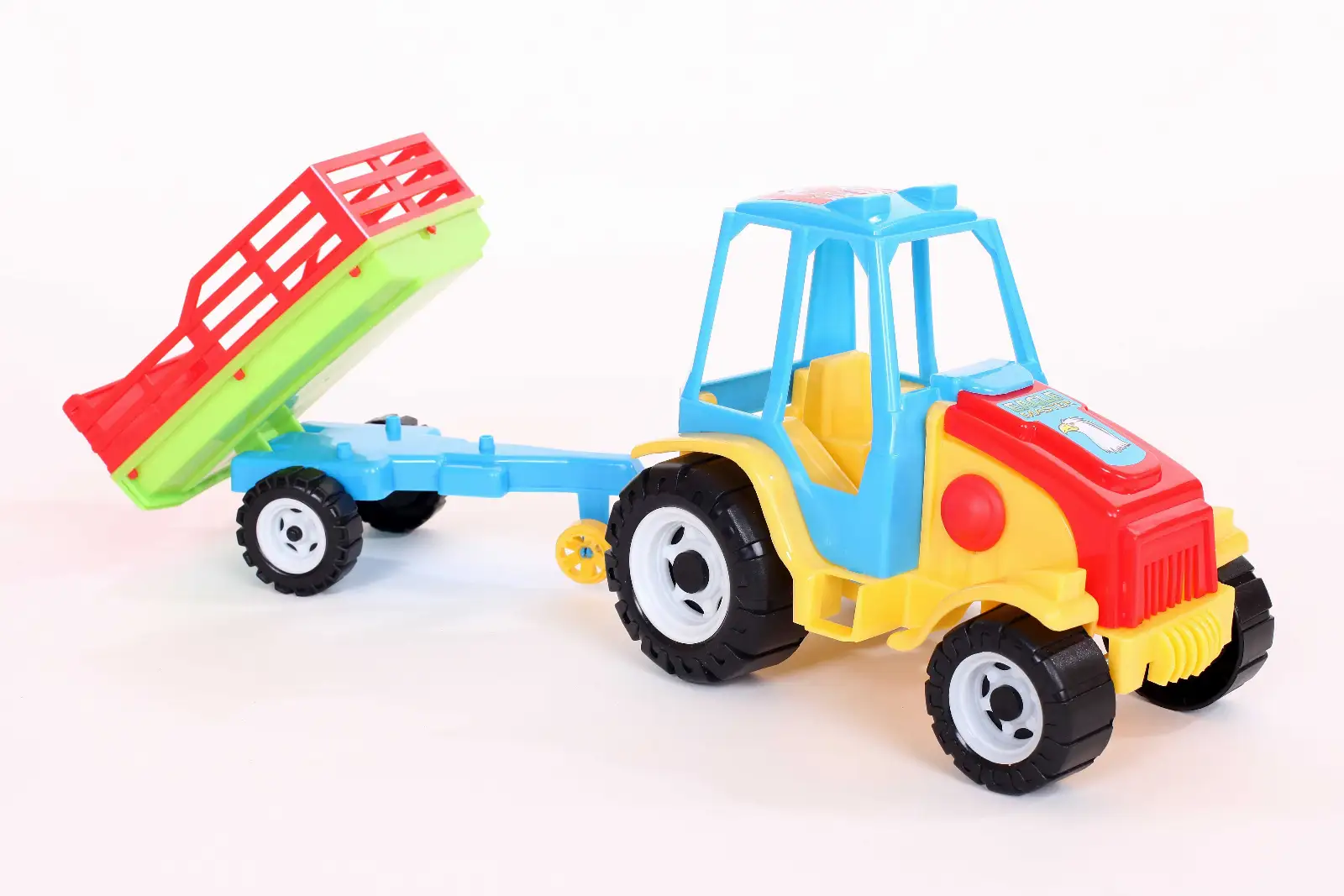traktor z przyczepą w siatce | 404