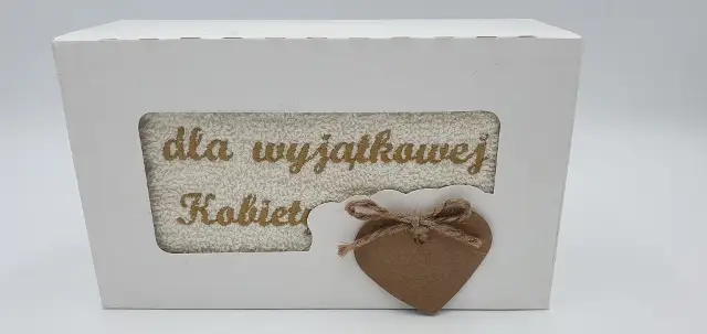ręcznik pudełku 50x100 DLA WYJĄTKOWEJ KOBIETY
