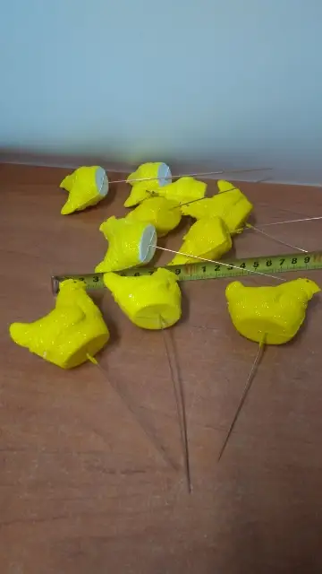 kura kolorowa 10szt na piku 525