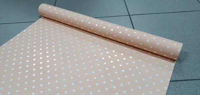 folia dwustronna szer 50cm ŁOSOSIOWA  KROPKI