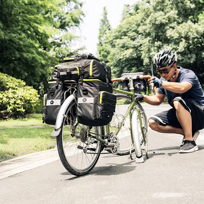 Torba na rower 3w1 - sakwa rowerowa na bagażnik 65l plecak torba na ramię wodoodporna z odblaskami czarno-zielona