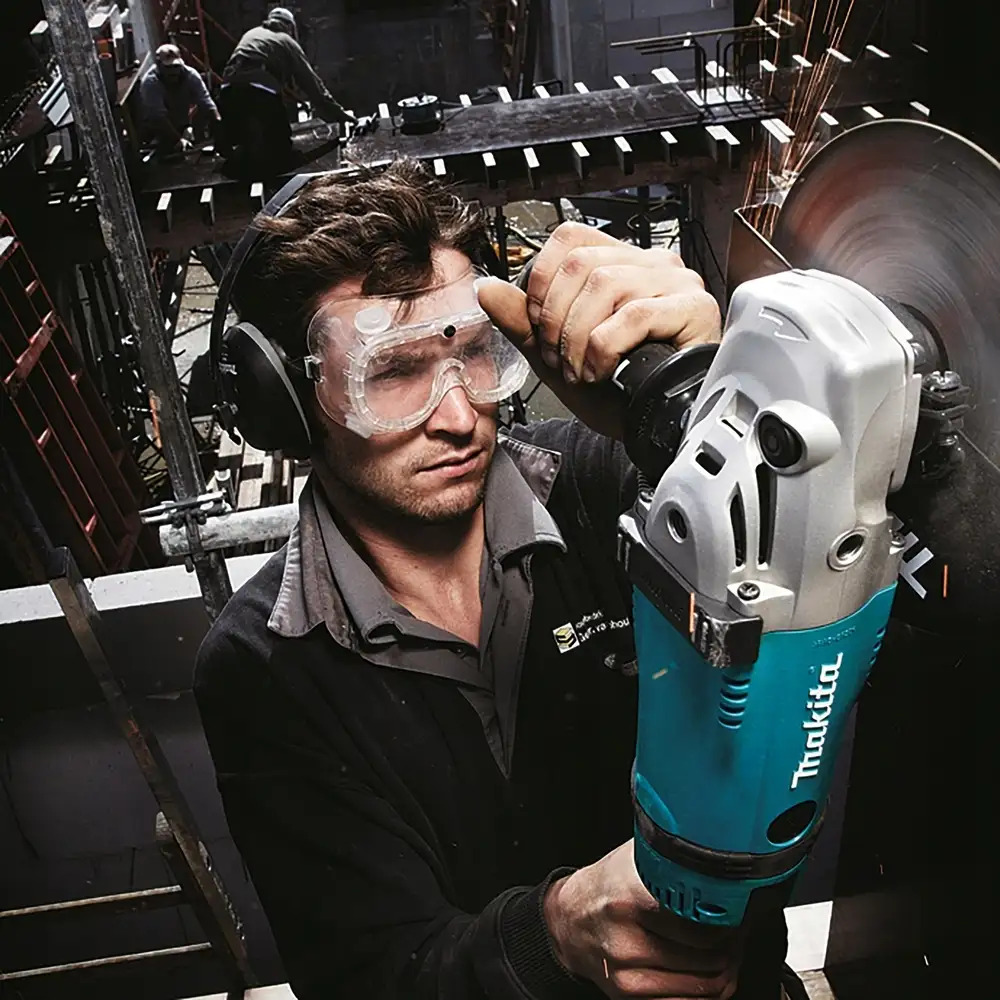 MAKITA SZLIFIERKA KĄTOWA GA9030X01 230MM 2400W — 2