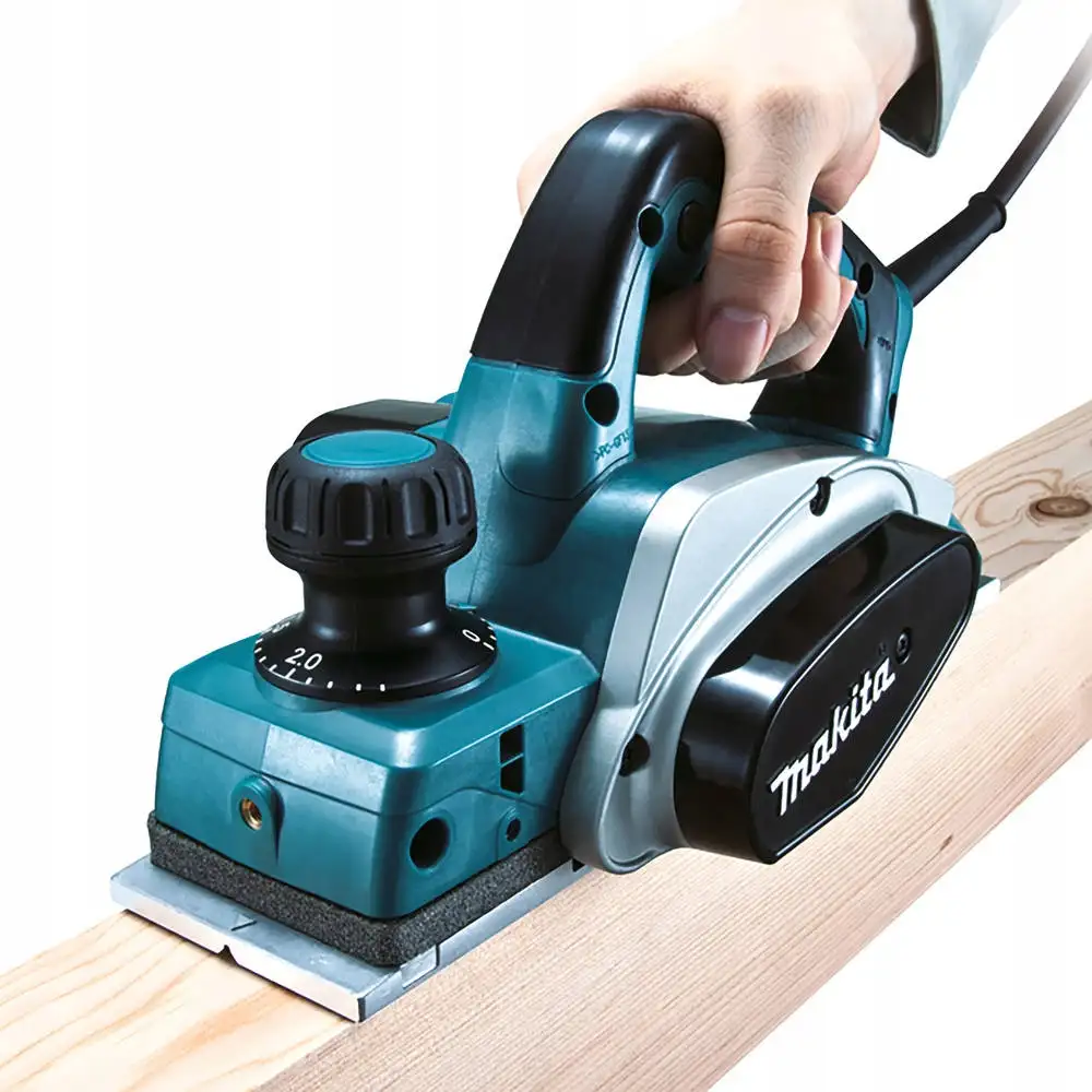 MAKITA ELEKTRYCZNY STRUG DO DREWNA KP0800 — 3