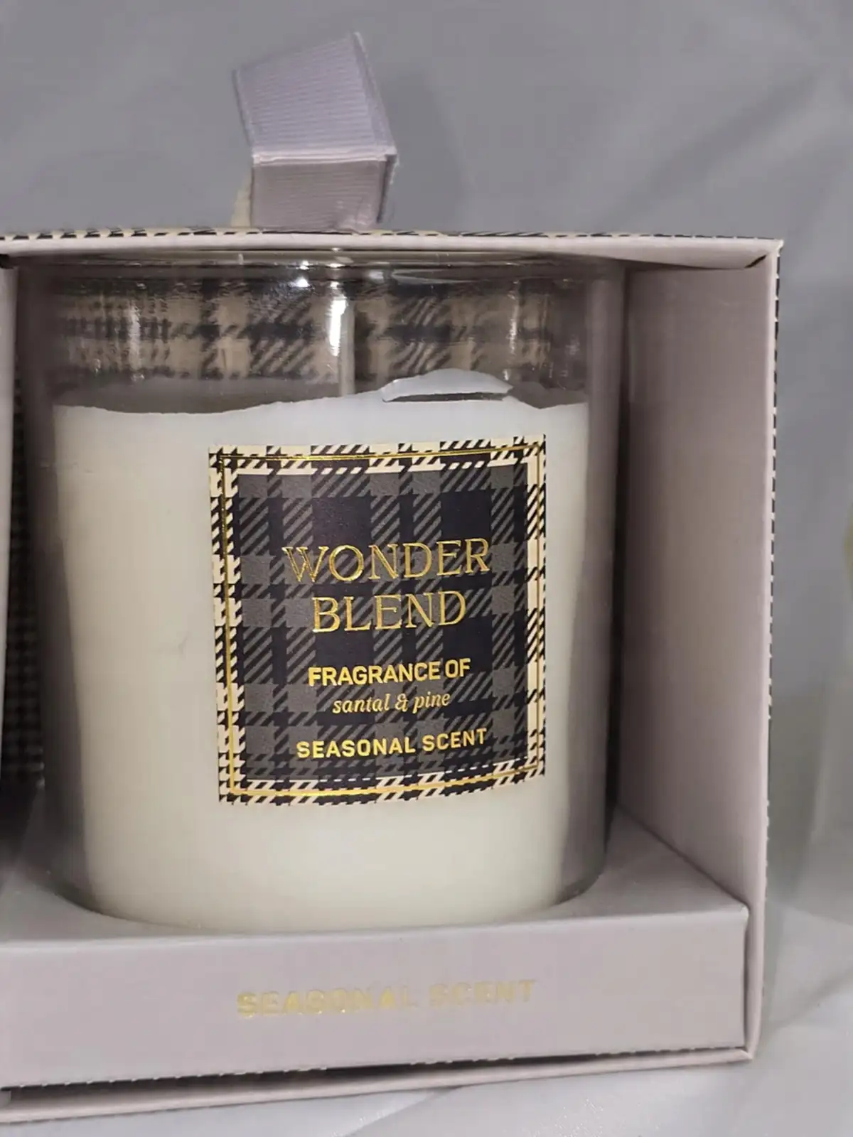 Świeca o aromacie Wonder Blend. — 12